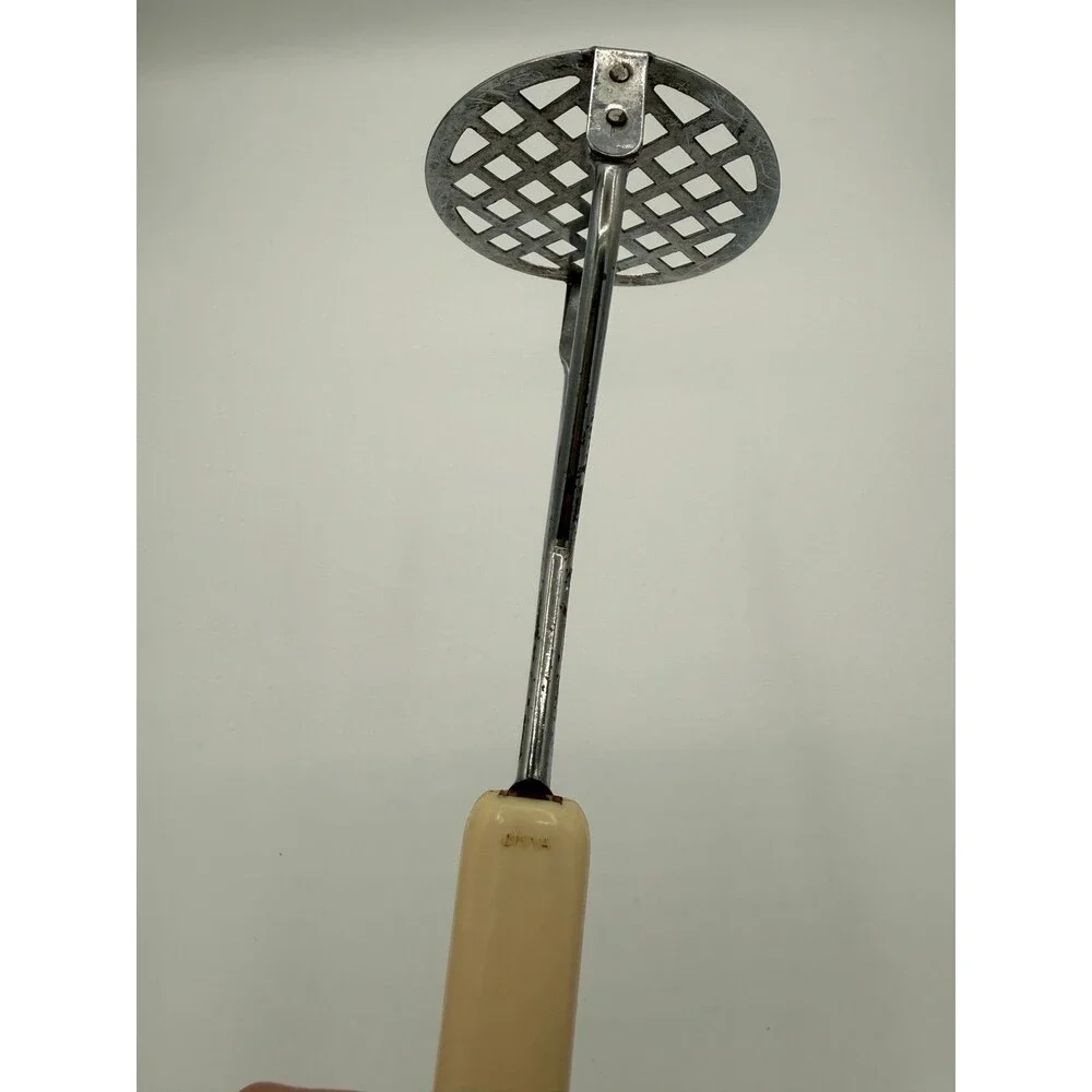 Vintage Potato Masher Grid Style Cream Handle Kitchen Utensil Made in China